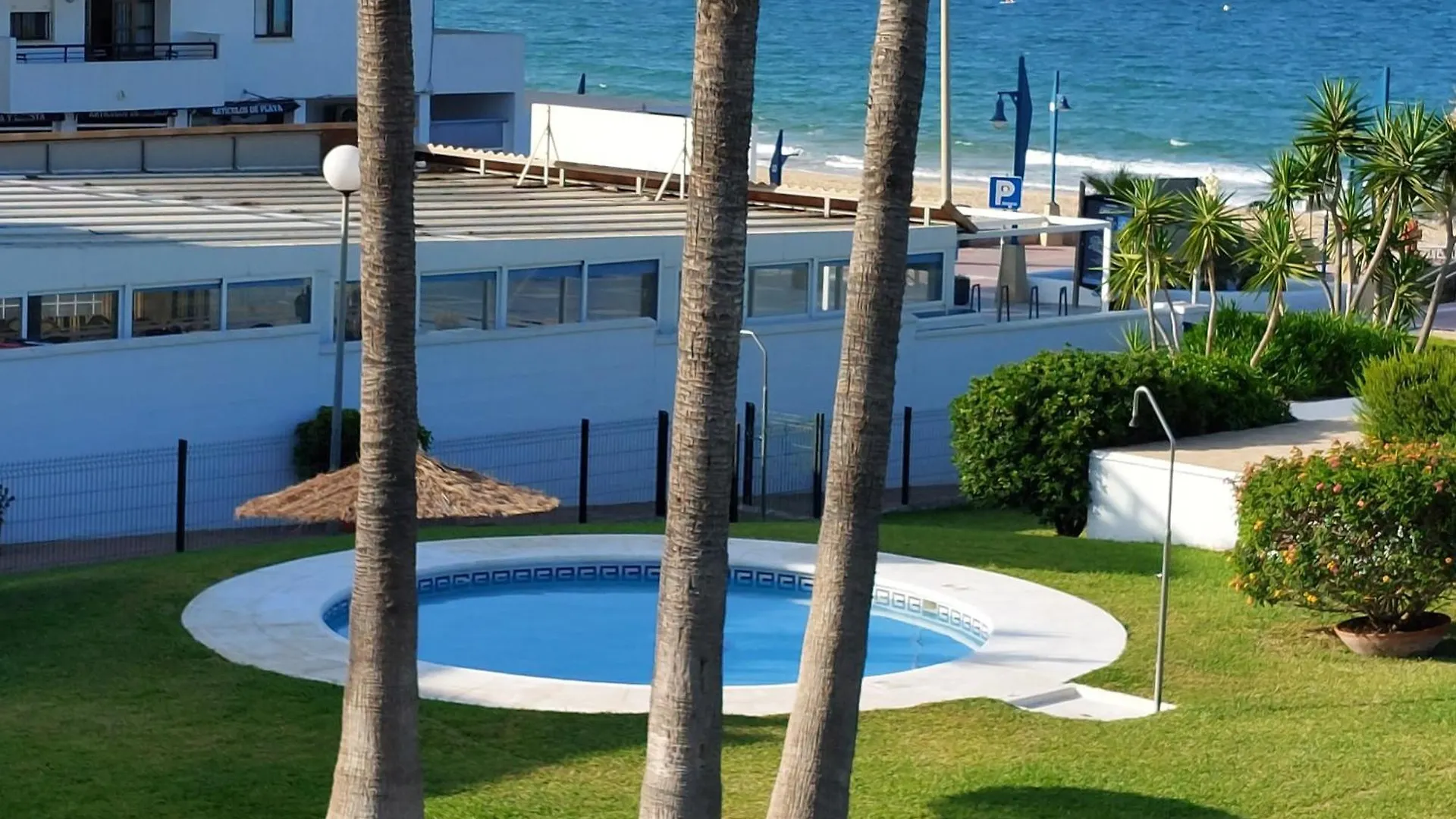 Precioso Apartamento En Primera Linea De Playa De La Barrosa Chiclana de la Frontera