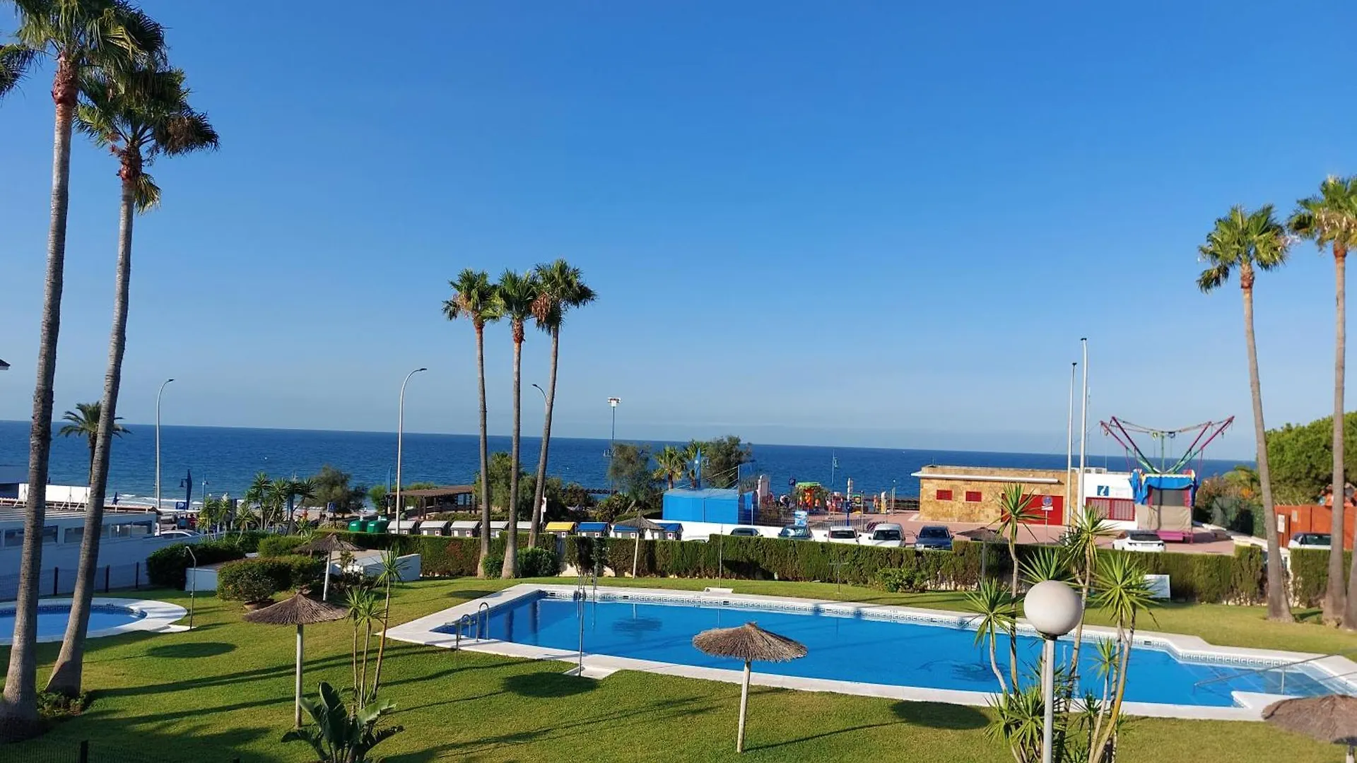Precioso Apartamento En Primera Linea De Playa De La Barrosa Chiclana de la Frontera Spain